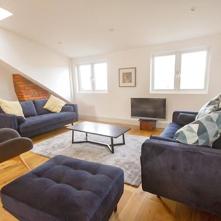 The Loft Winchester Bagian luar foto
