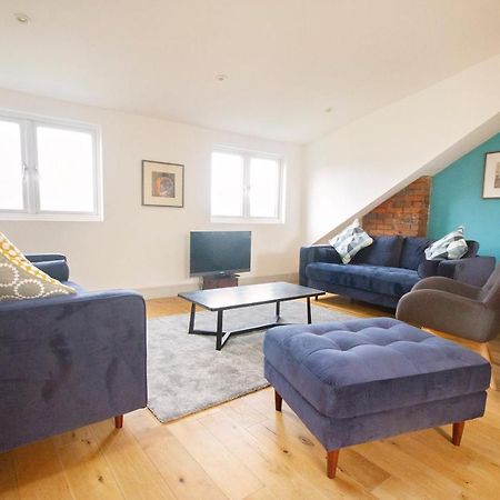 The Loft Winchester Bagian luar foto