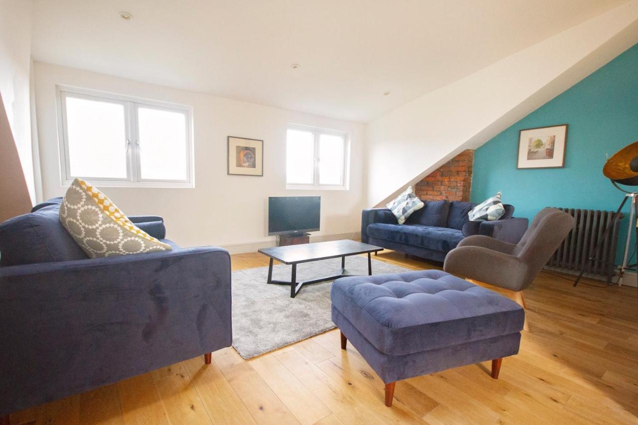 The Loft Winchester Bagian luar foto